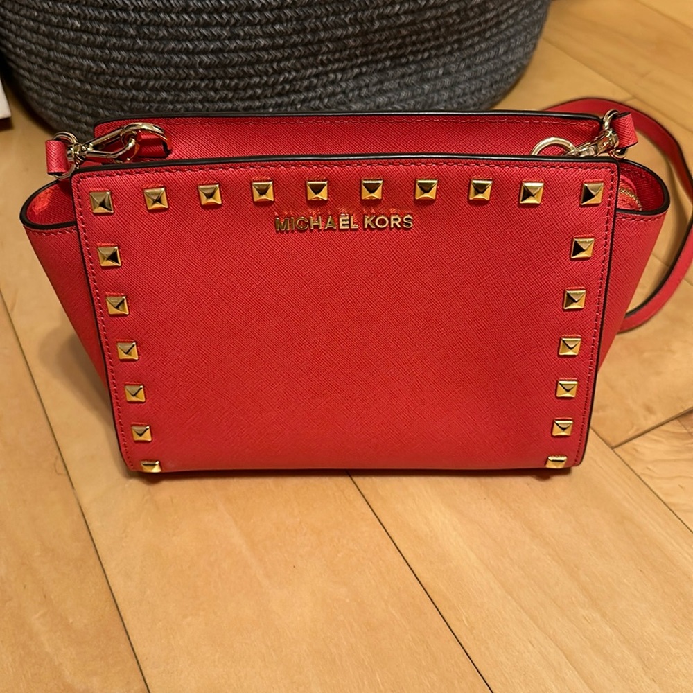 Michael Kors Selma Stud Medium Leather Messenger